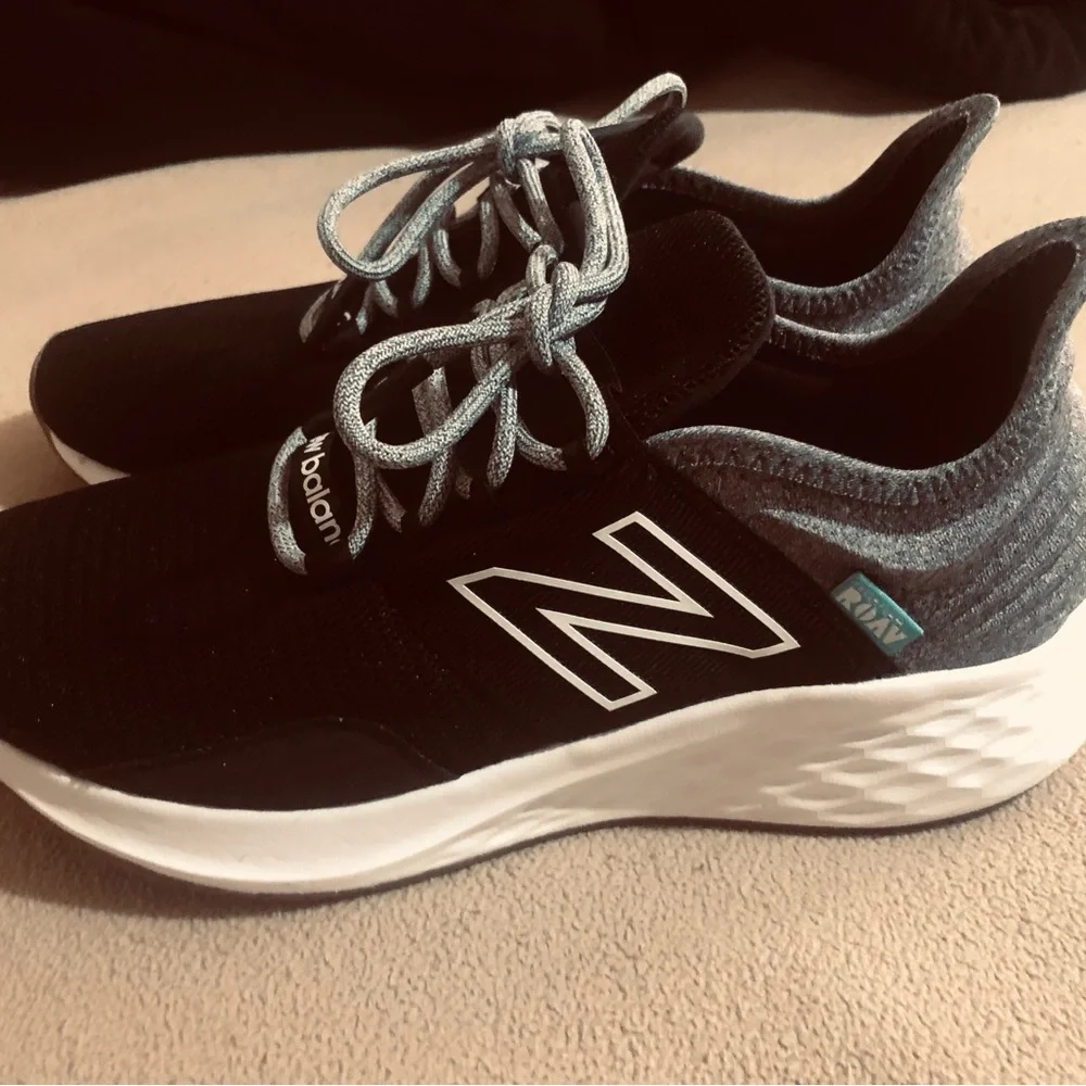 New Balance NB Roav WROAVTK Black & Gray running shoes  sz 8.5 women’s
